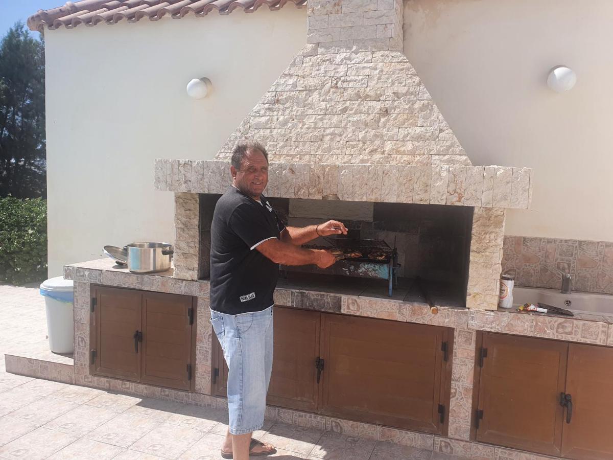 Larnaca Mansion Ideal For 3 Families Or More Exteriör bild