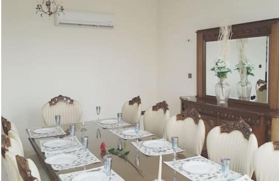 Larnaca Mansion Ideal For 3 Families Or More Exteriör bild