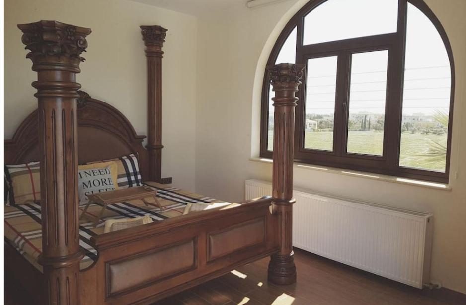Larnaca Mansion Ideal For 3 Families Or More Exteriör bild