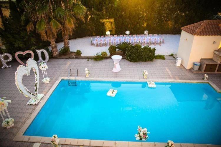 Larnaca Mansion Ideal For 3 Families Or More Exteriör bild