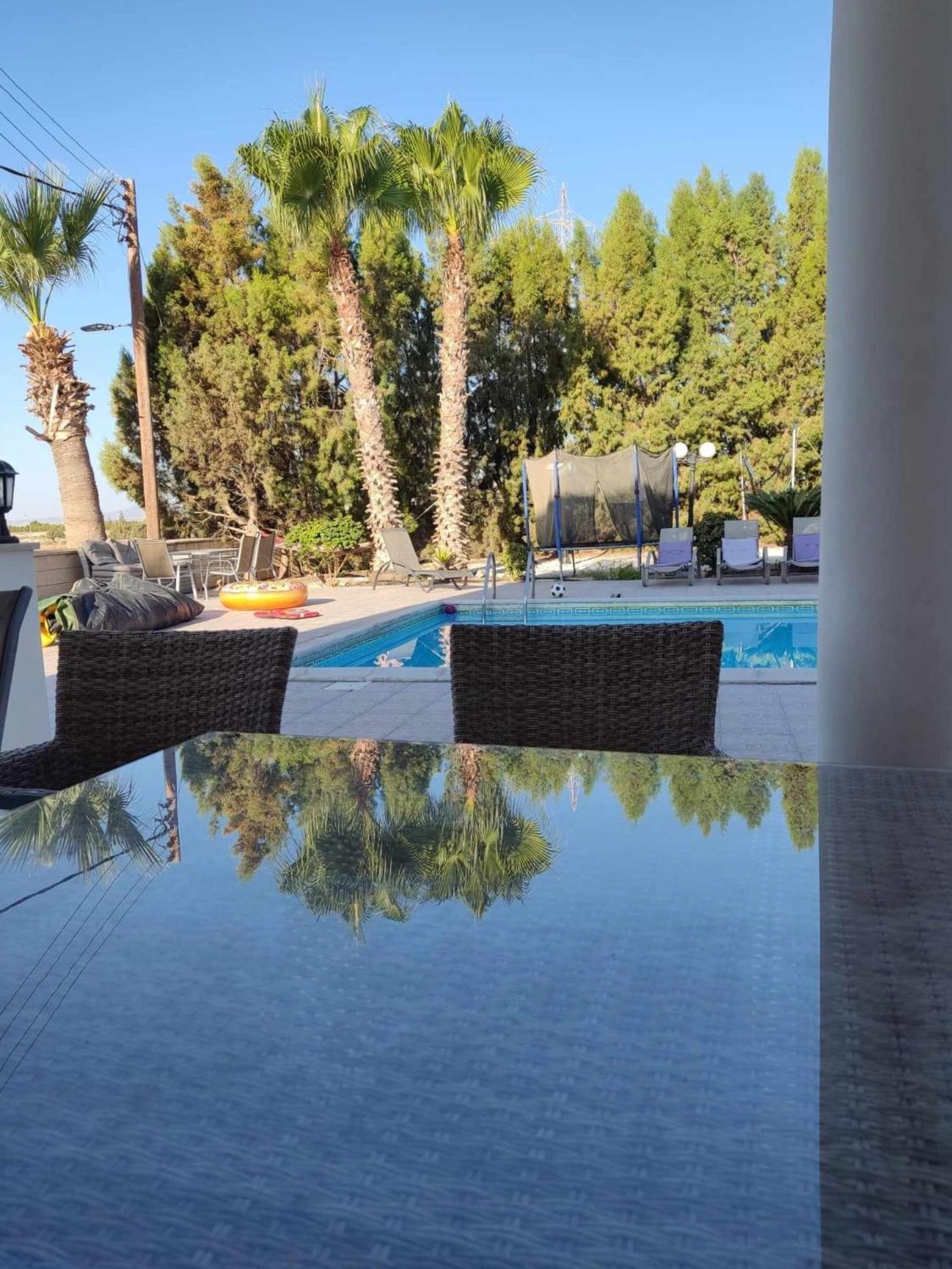 Larnaca Mansion Ideal For 3 Families Or More Exteriör bild