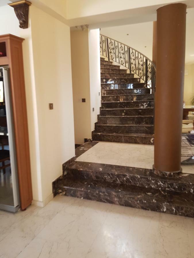 Larnaca Mansion Ideal For 3 Families Or More Exteriör bild