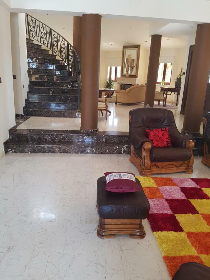 Larnaca Mansion Ideal For 3 Families Or More Exteriör bild