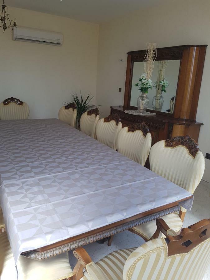 Larnaca Mansion Ideal For 3 Families Or More Exteriör bild