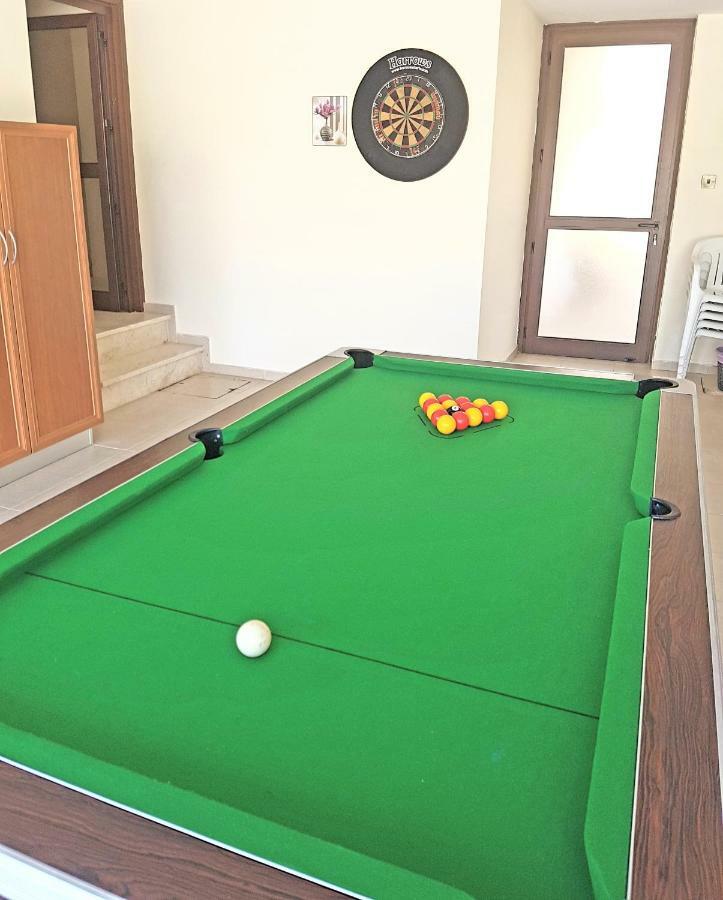 Larnaca Mansion Ideal For 3 Families Or More Exteriör bild
